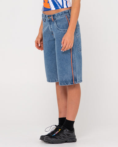 LONG MOMMY LOW RISE WIDE LEG DENIM SHORT