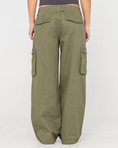 TANK GIRL LOW RISE WIDE FIT CARGO PANT