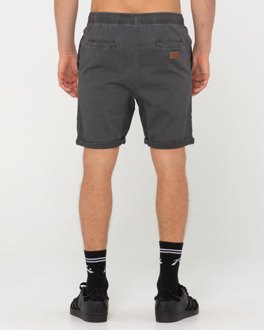 HOOKED ON 18 ELASTIC SHORT